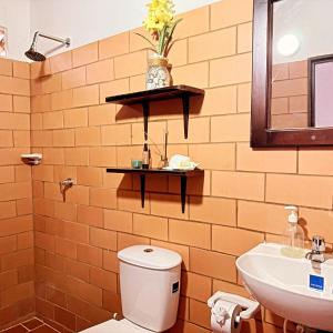 Koupelna v ubytování Casa Blanca + 12 fotografií