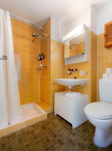 Ένα μπάνιο στο AnDerBlick Apartment +9 φωτογραφίες