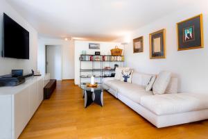 Μια τηλεόραση ή/και κέντρο ψυχαγωγίας στο AnDerBlick Apartment