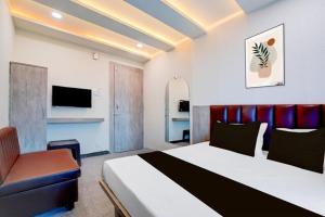 TV a/nebo společenská místnost v ubytování Hotel Alpine + 14 fotografií