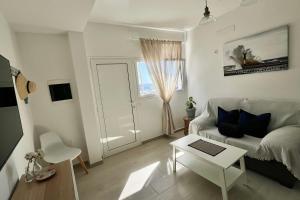 Katil atau katil-katil dalam bilik di Casa Burgao 1 on front line opposite natural pools