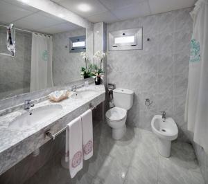 Koupelna v ubytování Hotel Gaudi
