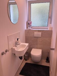 Ένα μπάνιο στο Ferienwohnung Oppenheim