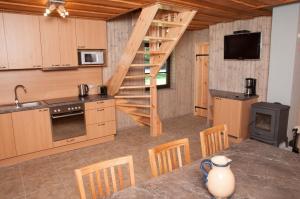 Kuchyň nebo kuchyňský kout v ubytování Karujärve Camping