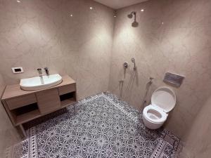 Ένα μπάνιο στο Ikonic Hotel - Bhushi Dam Lonavala +17 φωτογραφίες