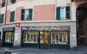 a store on the side of a street at Pan da Guardia Poldo in Genoa