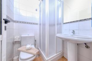 Bilik mandi di Apartamento El Charcon A +24 gambar