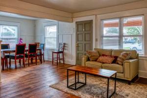 Gallery image of 2BR Family Getaway with Yard Kitchen and Parking in Lodi