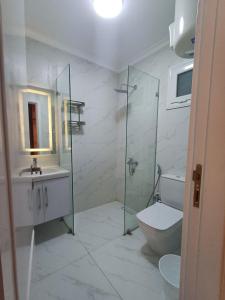 Afbeelding uit fotogalerij van luxury apartment with 3 bedrooms in Caïro