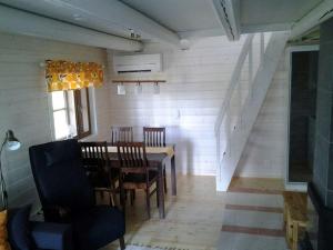 Ruang duduk di Convenient Apartment for 6 with Sauna
