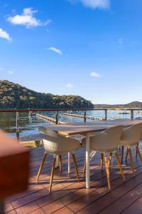 Gallery image of New Waterfront Escape with Private Jetty in Woy Woy