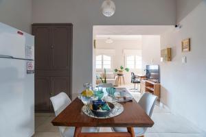 Η κουζίνα ή μικρή κουζίνα στο Céntrico, Espacioso y Muy Bien Equipado: "Tu Hogar Temporal en la Ciudad de Mendoza"