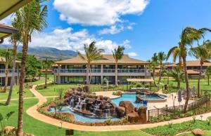 Bazén v ubytování Luana Garden Villas By Maui Resort Rentals nebo v jeho okolí