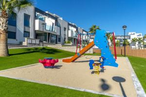 Ο χώρος παιχνιδιού για παιδιά στο Punta Prima Oasis Beach Fase 9
