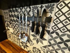 Ο χώρος του lounge ή του μπαρ στο LE MONET studio proche Bordeaux avec balcon wifi & place de parking privé prox tram et Aéroport