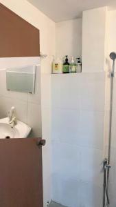 Koupelna v ubytování Nhà Cam Homestay Vĩnh Long