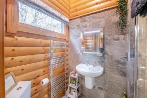 Ένα μπάνιο στο Whitemoor Lodge +24 φωτογραφίες