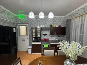 Η κουζίνα ή μικρή κουζίνα στο Departamento turístico 2 +1 φωτογραφίες