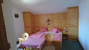 Postel nebo postele na pokoji v ubytování Schösserhof