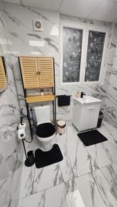 Ένα μπάνιο στο Love room cosy lyon