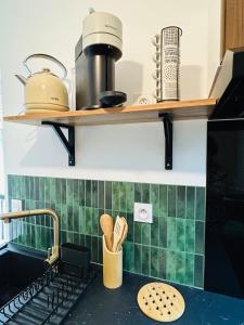 Dapur atau dapur kecil di Magnifique Petit Marnais Parking gratuit-linge inclus