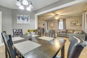 Fotografie z fotogalerie ubytování Home with Private Hot Tub Less Than 1 Mi to Auburn Riverwalk v destinaci Auburn + 19 fotografií