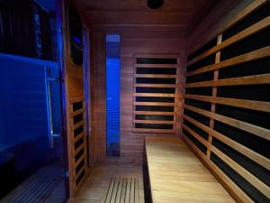Fotografie z fotogalerie ubytování Doux Pavillon - L'évasion - Jacuzzi & Sauna v destinaci Tassin-la-Demi-Lune