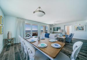 Et opholdsområde på Blu 201 - Luxury End-Unit & Amazing Oceanfront Views