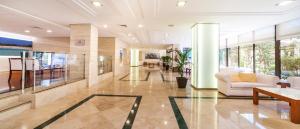 Lobby alebo recepcia v ubytovaní Globales Pionero + 31 fotografií