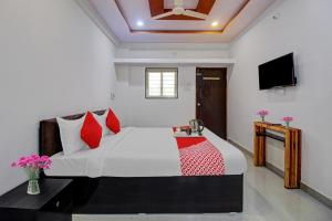 Gallery image of Hotel O Surya in Chakan +27 photos