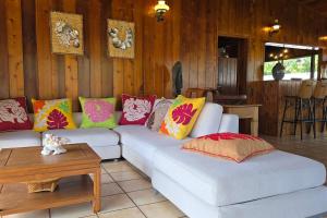 Ruang duduk di Cottage Nahe +16 gambar