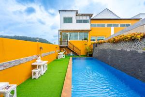 Πισίνα στο ή κοντά στο The Cheetar Hotel