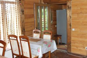 Fotografie z fotogalerie ubytování Cottage u Yaremy Mykulychyn v destinaci Mykulyčyn