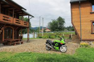 Zahrada ubytování Cottage u Yaremy Mykulychyn