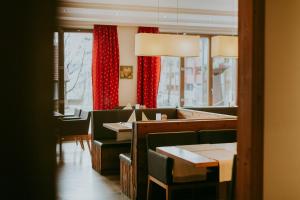 Posezení v ubytování Hotel Drei Quellen Therme