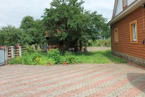 Zahrada ubytování Cottage u Yaremy Mykulychyn