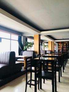 Χώρος καθιστικού στο Eliab Hotel