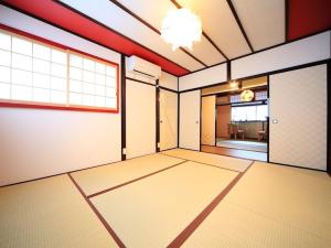 an empty room with a large room with a room at Fushimi - House - Vacation STAY 88668 in Fushimi