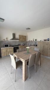 Gallery image of Seabreeze Marsaxlokk Apartment in Marsaxlokk