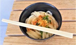 Makanan di atau berdekatan rumah tamu ini
