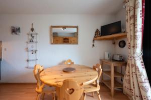 Μια τηλεόραση ή/και κέντρο ψυχαγωγίας στο Studio 4 Pers Saint-françois