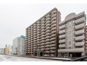 札幌市にあるSapporo Bios Kan 522 - Vacation STAY 10918の大きなアパートメントビル