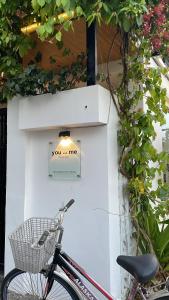 Jízda na kole v ubytování you and me Homestay nebo okolí