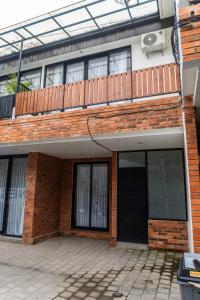 Το κτήριο όπου στεγάζεται  το διαμέρισμα