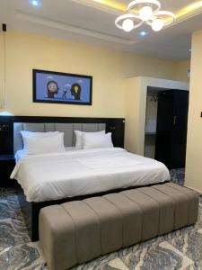 Una cama o camas en una habitación de P1place
