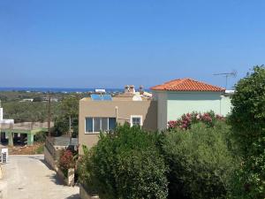 una casa con vista sull'oceano di Maison à côté lac proche mer FANOU HOUSE a Georgioupoli