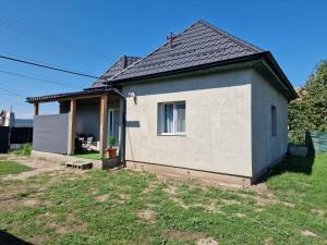 Budova, kde se prázdninový dům nachází + 5 fotografií