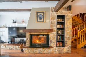 Fotografie z fotogalerie ubytování Espectacular casa con piscina próxima a Pamplona v destinaci Biurrun