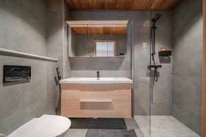 Phòng tắm tại Levillas Levin Cranberry C26 +35 ảnh