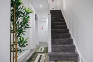 Gallery image of 45GR Dreams Unlimited Contractor Home in Harrow in Harrow